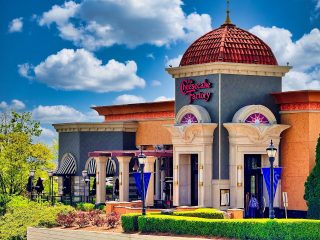 A Cheesecake Factory restaurant at The Summit mall in Birmingham, Alabama