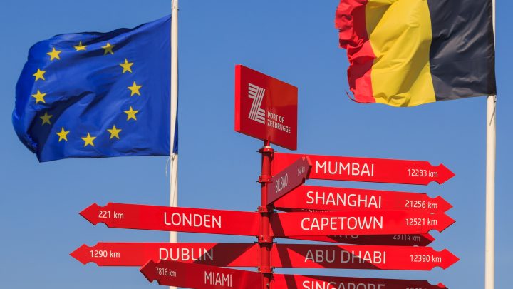 Zeebrugge Belgium Signpost-with-EU-Flag-and-Belgium-Flag-01.jpg